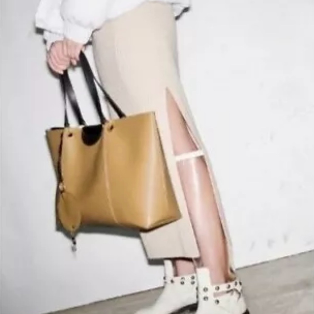 CHLOÉ Transparent Boots KneeHigh Stud White Leather
Used once look at pictures